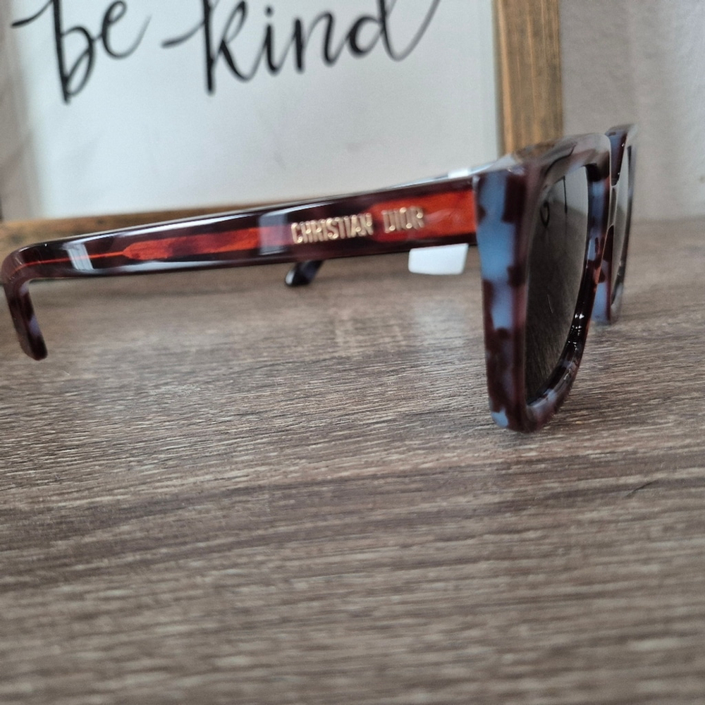 Dior Women's Sunglasses, 100% Authentic - Picture 5 of 8